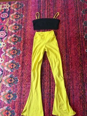 Five Dancewear set (bra + pants) - Girls 10-12
